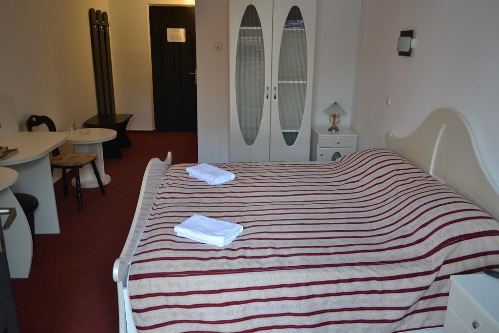 Hotel Marion Padurea Rotunda*** Reghin Quarto foto